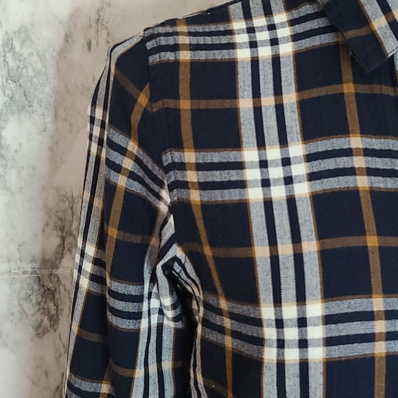 Girl Krazy plaid flannel size small - Picture 2 of 6